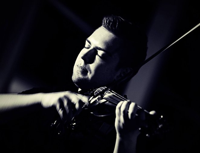 Yannick Swennen viool act sax live performance DJ entertainment vioolspeler